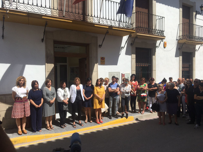 Granada guarda hoy silencio como condena a la mujer asesinada en Guadahortuna